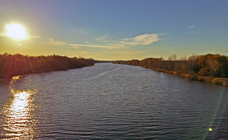 Looking downstream down the Grand River from the M-213 Grand River bridge.