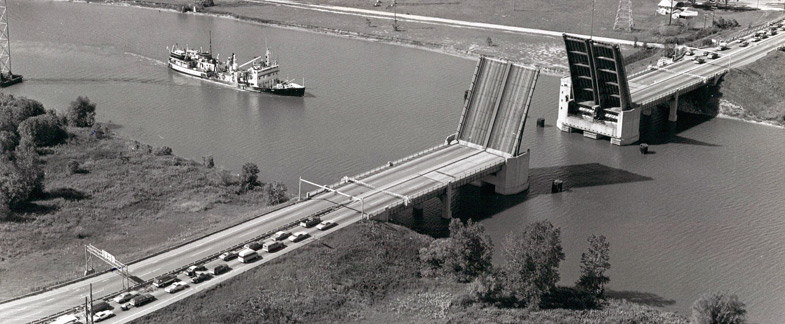 Zilwaukee Bridge in 1979, from a news photo